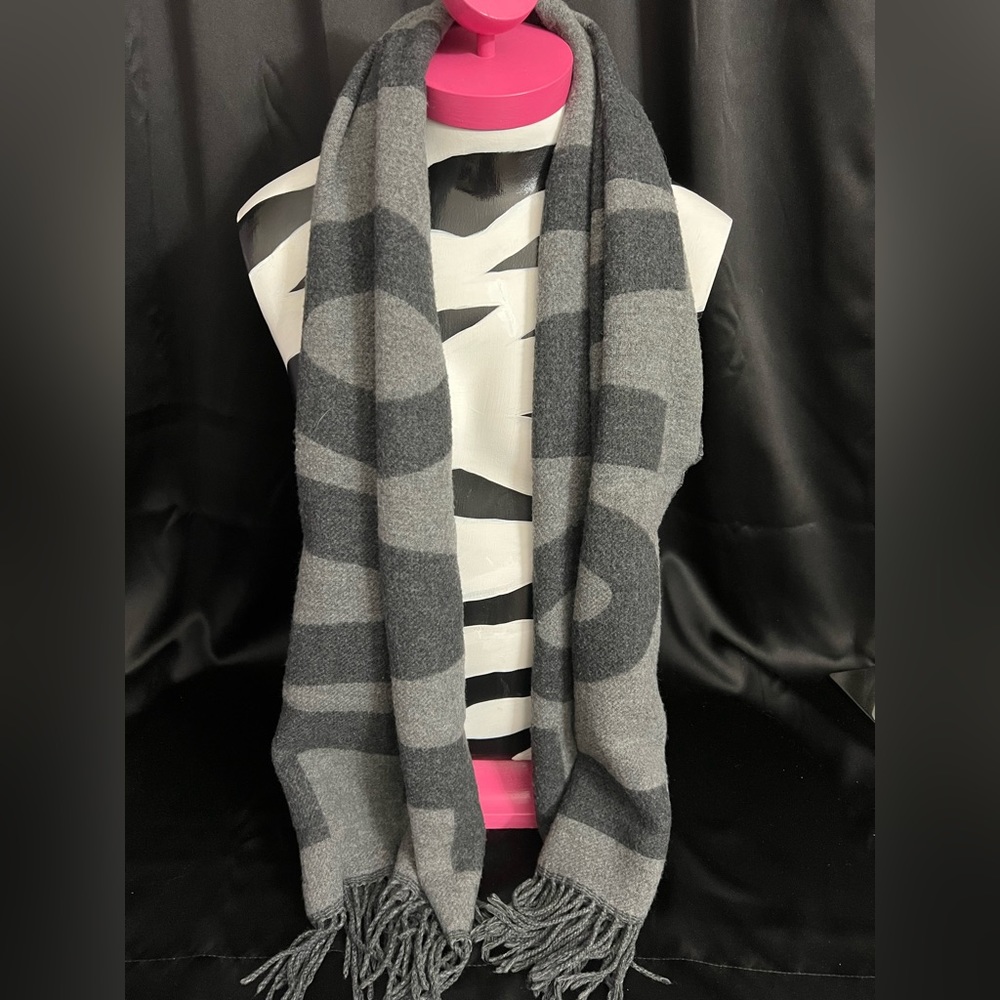 H&M Scarf and/or Wrap - Picture 3 of 7